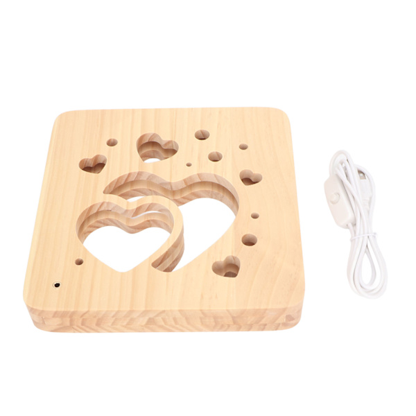 Trefarget 3D LED-lys Valentinsdag Hule Hjerteform Stil Furu Tre USB Strømforsyning Dekorativ Utskåret Nattlampe