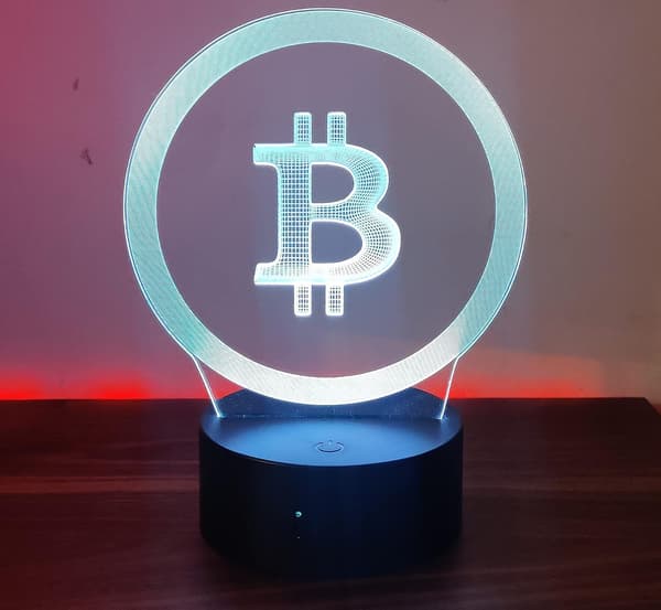 - Bitcoin Merchandise Klar Bitcoin USB 3D Natlampe 7 Farve Cha