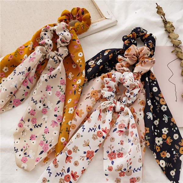 Blomstrete Hårtilbehørssett - 5 Chiffon Scrunchies Sløyfebånd Hårstrikker for Kvinner Jenter