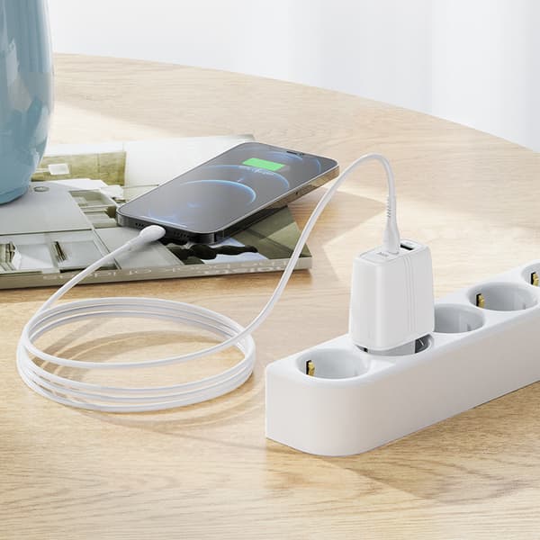 hoco. N11 Youneng dual-port PD20W+QC3.0 oplader til iPhone12