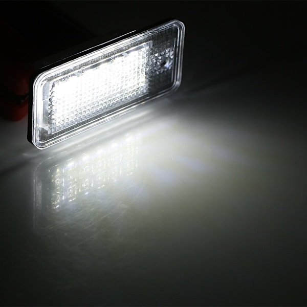 Høy Lysstyrke 18 LED Nummerplate Lys Lampe For Audi A3 S3 A4 S4 B6 B7 A6 C6 (Svart)