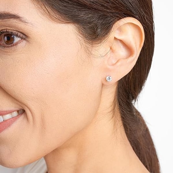 Essentlals Belagt Sterlingsølv Cubic Zirconia Ørestikker ess) 6mm