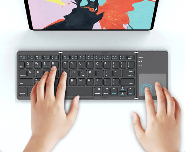 3-Fold Ultratyndt Bluetooth Tastatur: Trådløst Foldbart Design med Touchpad, Kompatibelt med 3 Systemer til Telefoner & Bærbare Computere Silver