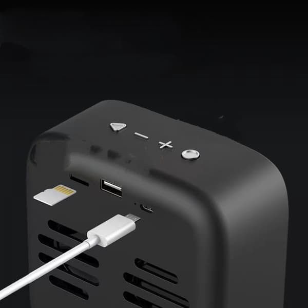 Bluetooth LED Hvit Retro Pixel Høyttaler, 28 Farger, LED Spe