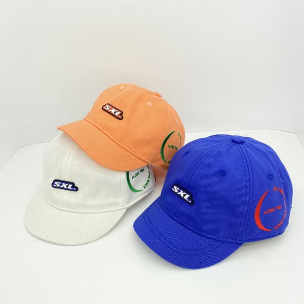 Kortermet Caps med brem for menn og kvinner, justerbar baseballcaps C Light Blue