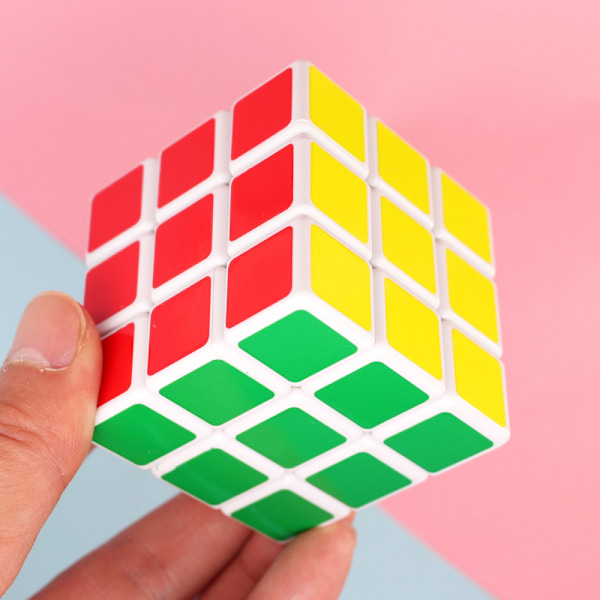Högkvalitativ slät tredje ordningens Rubiks kub