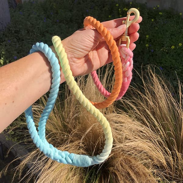 Tie-dye handgjord hundkoppel med vridbart snäppspänne, vacker