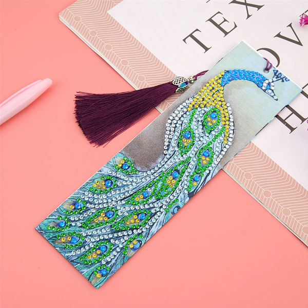Muotoiltu timanttimaalauskirjanmerkki Riikinkukko-kuvio Tassel DIY-lahja Kirjan koristelu