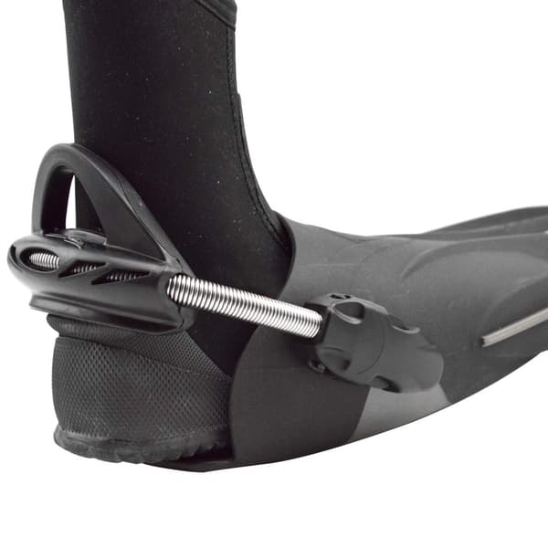 Universelle hælstropper udstyret med quick-release spænder, der tilbyder sikker og bekvem finnefastgørelse til problemfri undervandsoplevelser 30.5cm