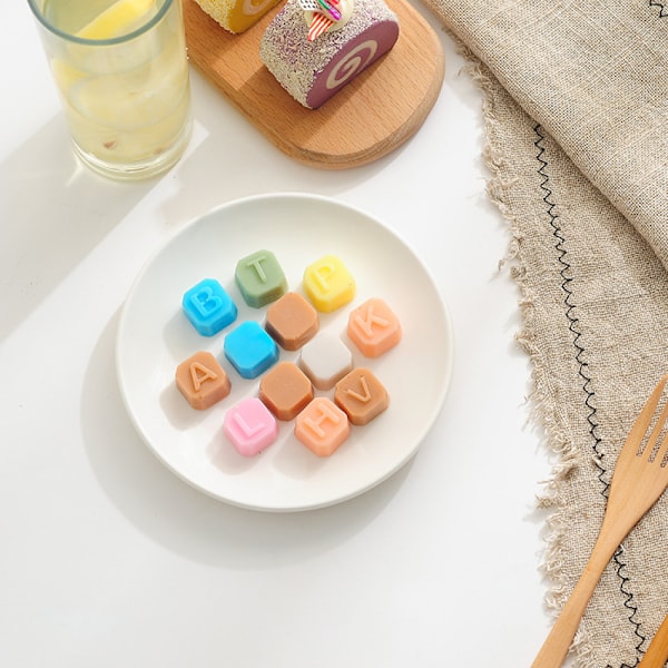 26 engelske bogstaver + 4 mellemrum Silikone Chokolade Isgitter Bageform