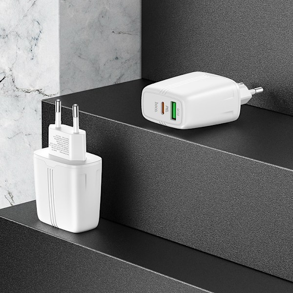 hoco. N11 Youneng dubbelport PD20W+QC3.0 laddare för iPhone12