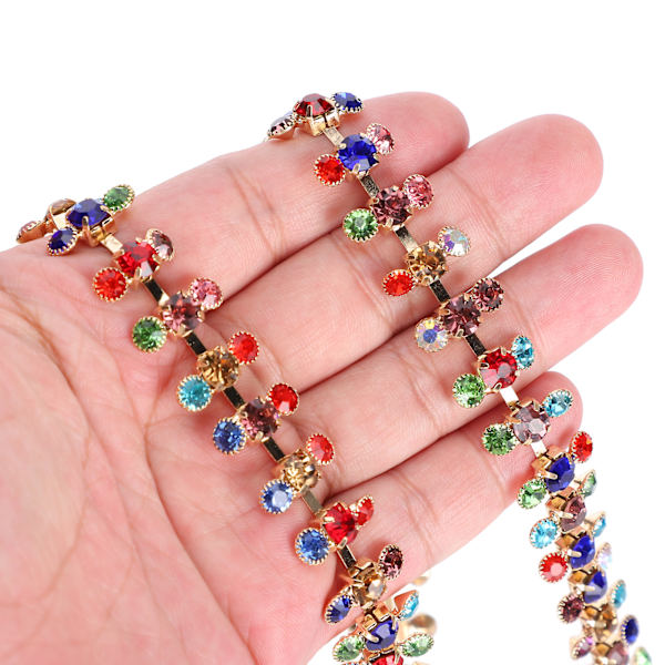 Rhinestone-kjede 3 rader for DIY klær brudekjoler dekorasjonstilbehør 1 yard blandede farger
