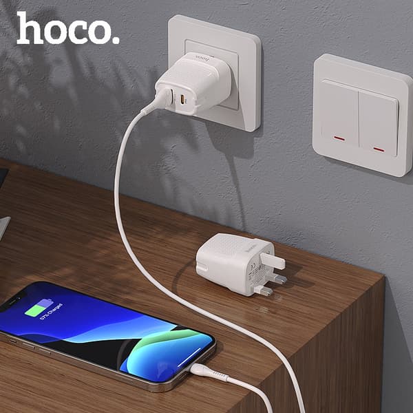 hoco. C85B Yilang dual-port PD20W+QC3.0 oplader egnet til
