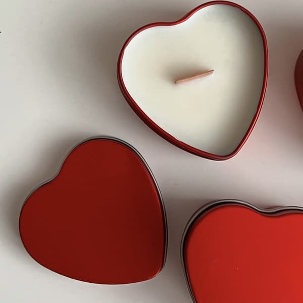 Hjerteformet Duftlys Tin Sæt: 12 stk. Romantiske Soyavoks Lys til Valentinsdag Bryllupsgaver (Rose Duft) 12 Pcs