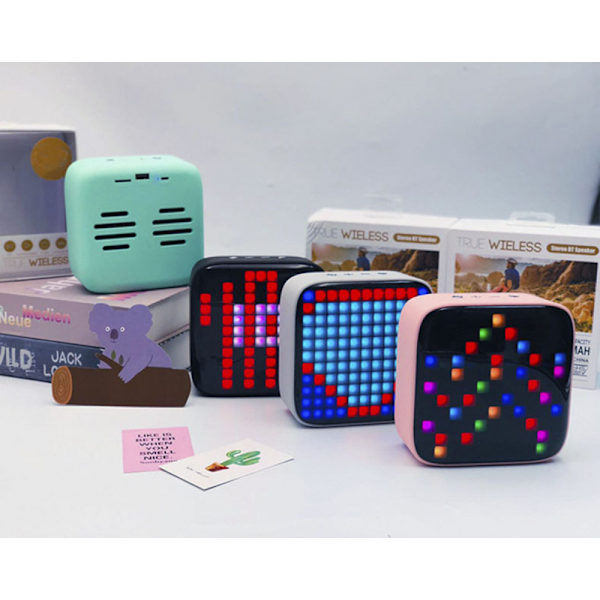 Bluetooth LED Hvid Retro Pixel Højttaler, 28 Farver, LED Spe