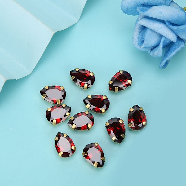 10 kpl ompelukirjontaa Zirkoni timantteja Kultainen kynsi DIY Rusetti Vaatteiden tarvikkeet 7x10mm Punainen