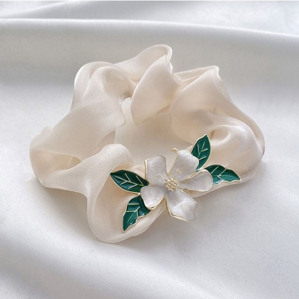 Gardenia silke hår scrunchies blide satin scrunchies super eventyr temperament blomst hestehale hår scrunchies hovedbeklædning (off white)