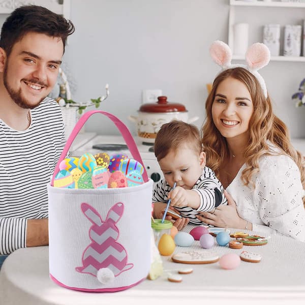 Påskharekorgväskor för barn, randig kaninmönstrad canvasbomullshink med fluffig svans, bärbara äggjaktväskor för påskägg pink