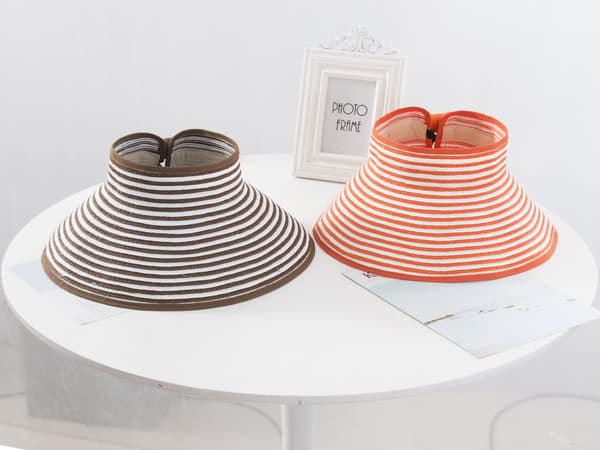 UPF 50+ bredskygget sammenrullet solhat i strå til damer, solskærm Red