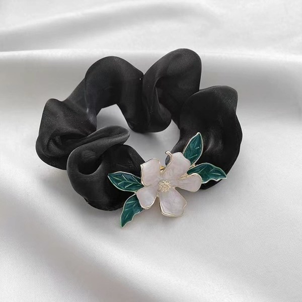 Gardenia silke hår scrunchies blide satin scrunchies super eventyr temperament blomst hestehale hår scrunchies hovedbeklædning (sort)