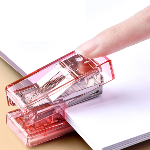 Minihäftapparat söt bärbar halvtransparent stålkonstruktion spara ansträngning kontor skrivbordsstapler för skola kontor rosa