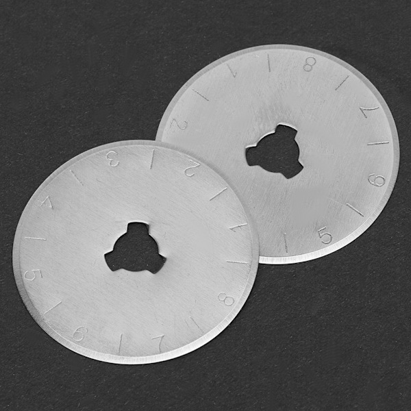 2 st universella cirkulära roterande skärblad ersättningsblad tygsömnadsverktyg (28 mm)