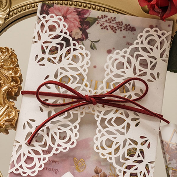Spetsblommig Scrapbook-papper Guld Stämpling Utsökt Dekorativ DIY Journal Papper för Hantverk