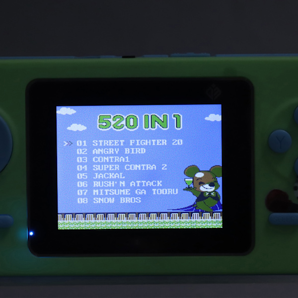 Handhållen spelkonsol Retro färgskärm 1020mAh Mini bärbar spelmaskin med Gamepad för TV och två spelare