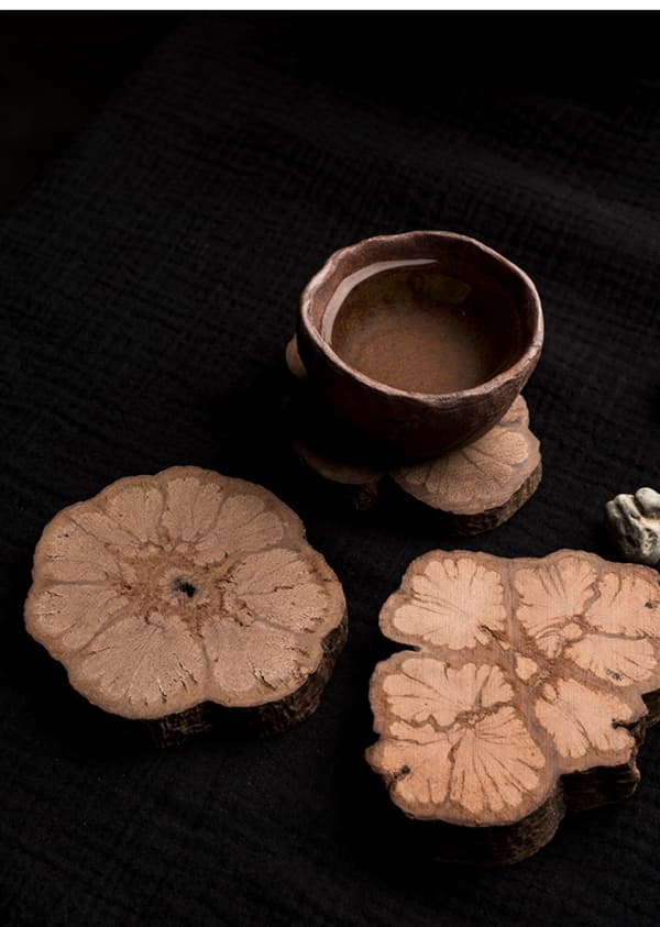Ubehandlede naturlige træskiver, træcirkler med træbark