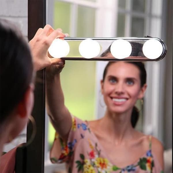 Mirror Light for Makeup with Suction Cup, 4 Super Bright White LEDs, Portable Makeup Light for Bathroom