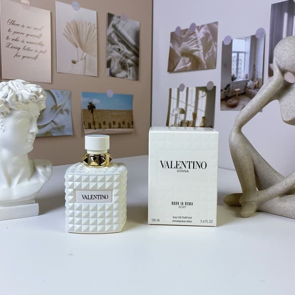 Valentinos Born in Roma Eau de Parfum til kvinder 100 ml
