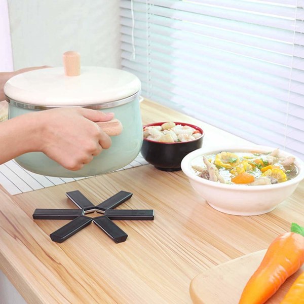 Folding Black Silicone Anti-slip Anti-scald Placemat Table