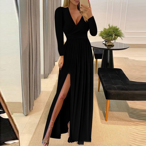 En sort v-hals kjole med lange ærmer til kvinder, elegant v-hals