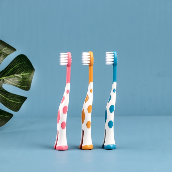 Set of 3 toothbrushes with soft bristles for children from 2 to