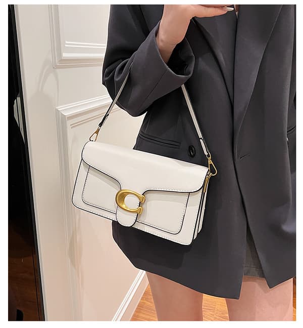 Trendy crossbody-vesker for kvinner