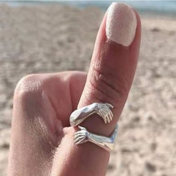 Silver Ring med Kramande Händer Romantisk Kramande Händer Omfamna Fingerband