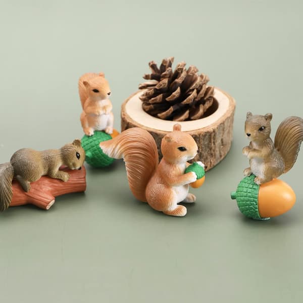 8 stk. Miniature Egernfigurer Ornamenter Mini Dyr