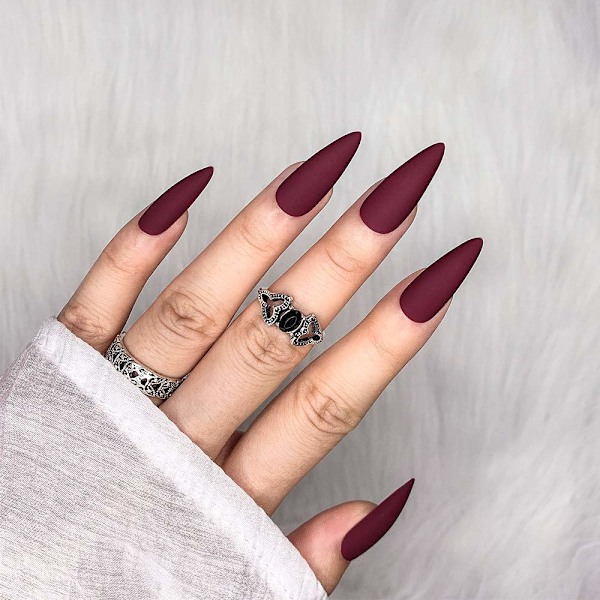 24st Falska Naglar Matt Ren Färg Medium Lång Stiletto Mandel Press på Naglar Falska Spetsar Artificiella Finger Manikyr f