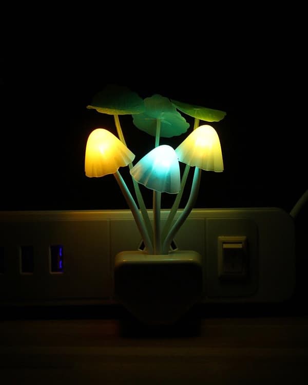 Sensorstyrt LED nattlys, fargeskiftende LED sopp drømmesenglampe