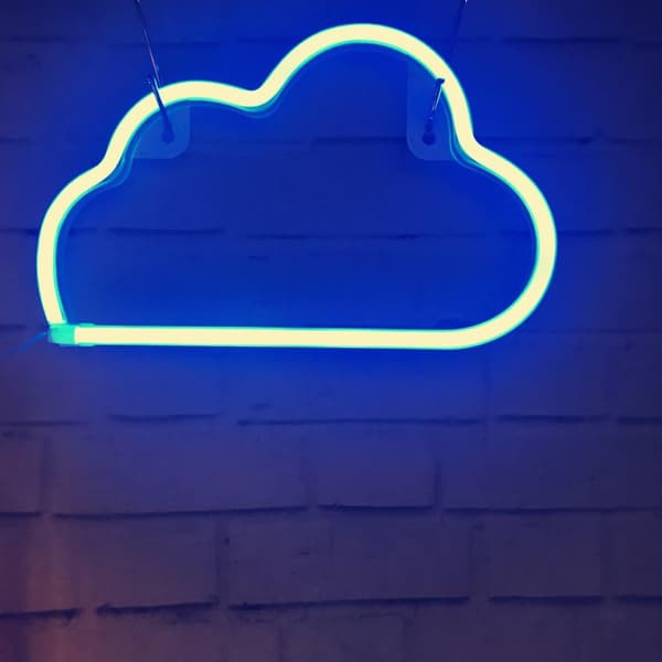 Neon LED Pilvi Valomainos, Seinäkoriste Jouluun