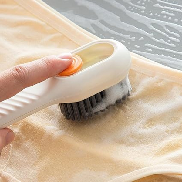 Valkoinen kenkien puhdistusharja, painonappityyppi, automaattinen neste