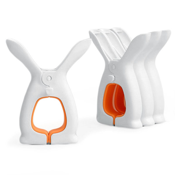 Store plastik tøjpinde - 4 praktiske frakkeklemmer
