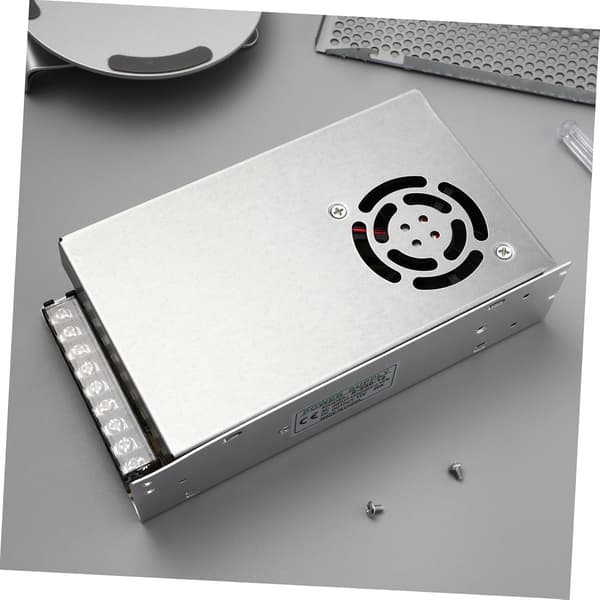 Universal strømforsyningsadapter for LED-lystransformator spenningsomkobling