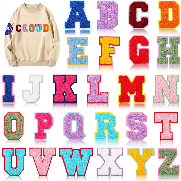 26 stykker broderte monogrammer i kamuflasjefarge for syning