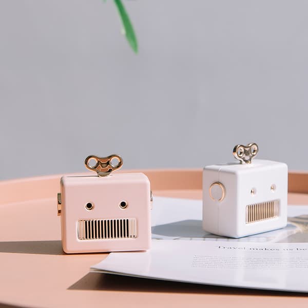 1 st Bluetooth-högtalare Mini Söt Robot Bärbar Trådlös