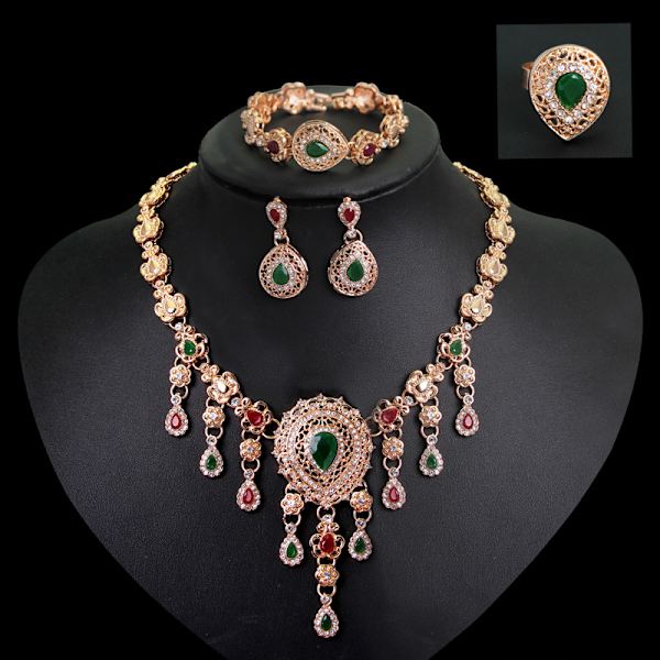 Firedelt sett med eksklusiv temperament rhinestonestein