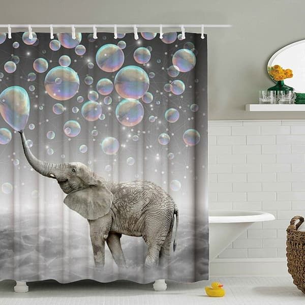 En set (elefant som spottar bubblor, ca 180*180cm) designer
