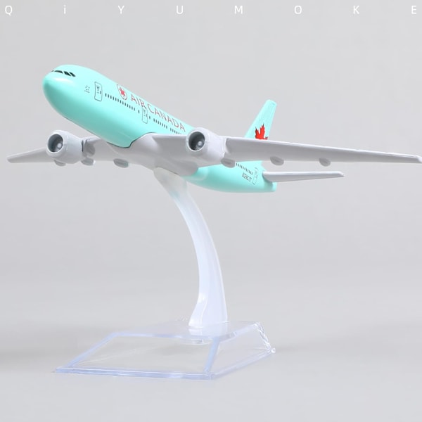 Boeing 777 Kanada 1/400 Diecast Metallflygplansmodell med Stativ - Flygbolag Legering Modellplan (6 tum Lång) Display