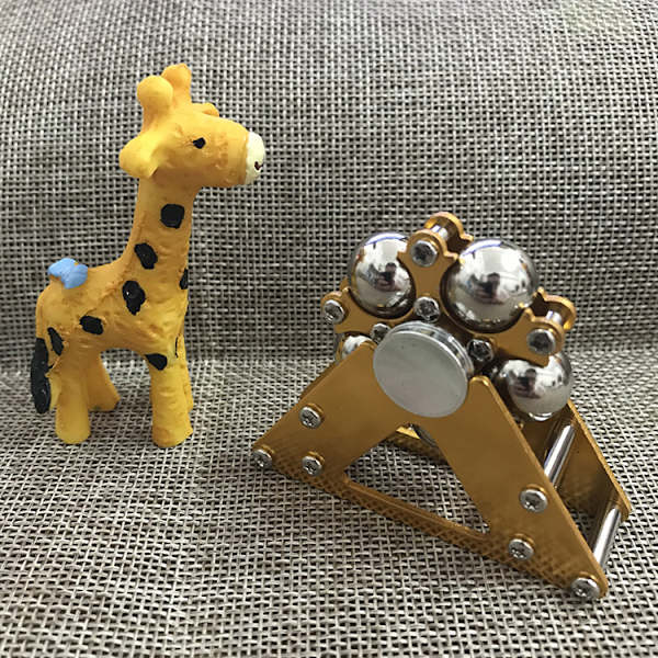 1 st (Guld) Fingertoppsnurra Kreativ Vindmölla Avkoppling