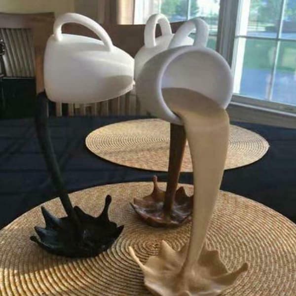 2 Flytande Kaffe Koppar Mugg Skulptur Kök Dekoration Spill